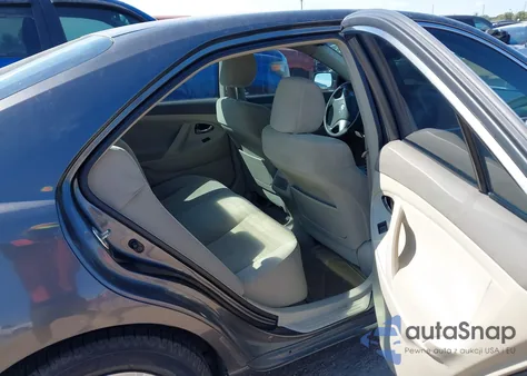 2008 Toyota Camry Le z USA, uszkodzony, nr VIN 4T4BE46K28R038944